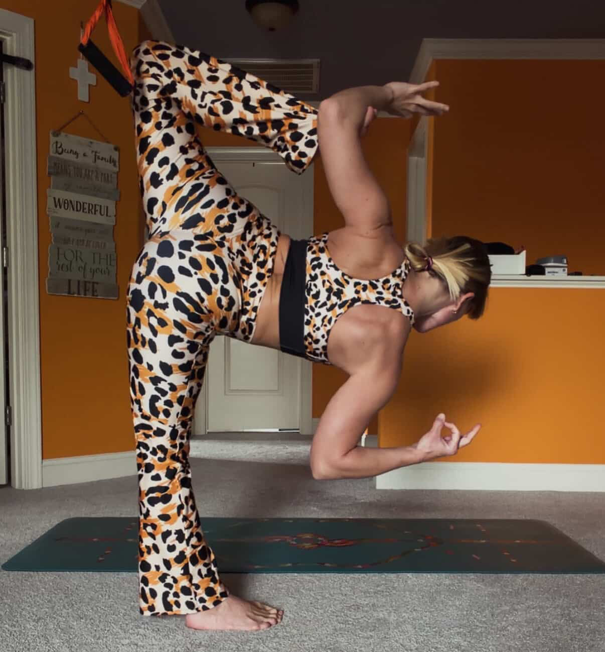 Savage Cheetah Flare Yoga Leggings – Women’s