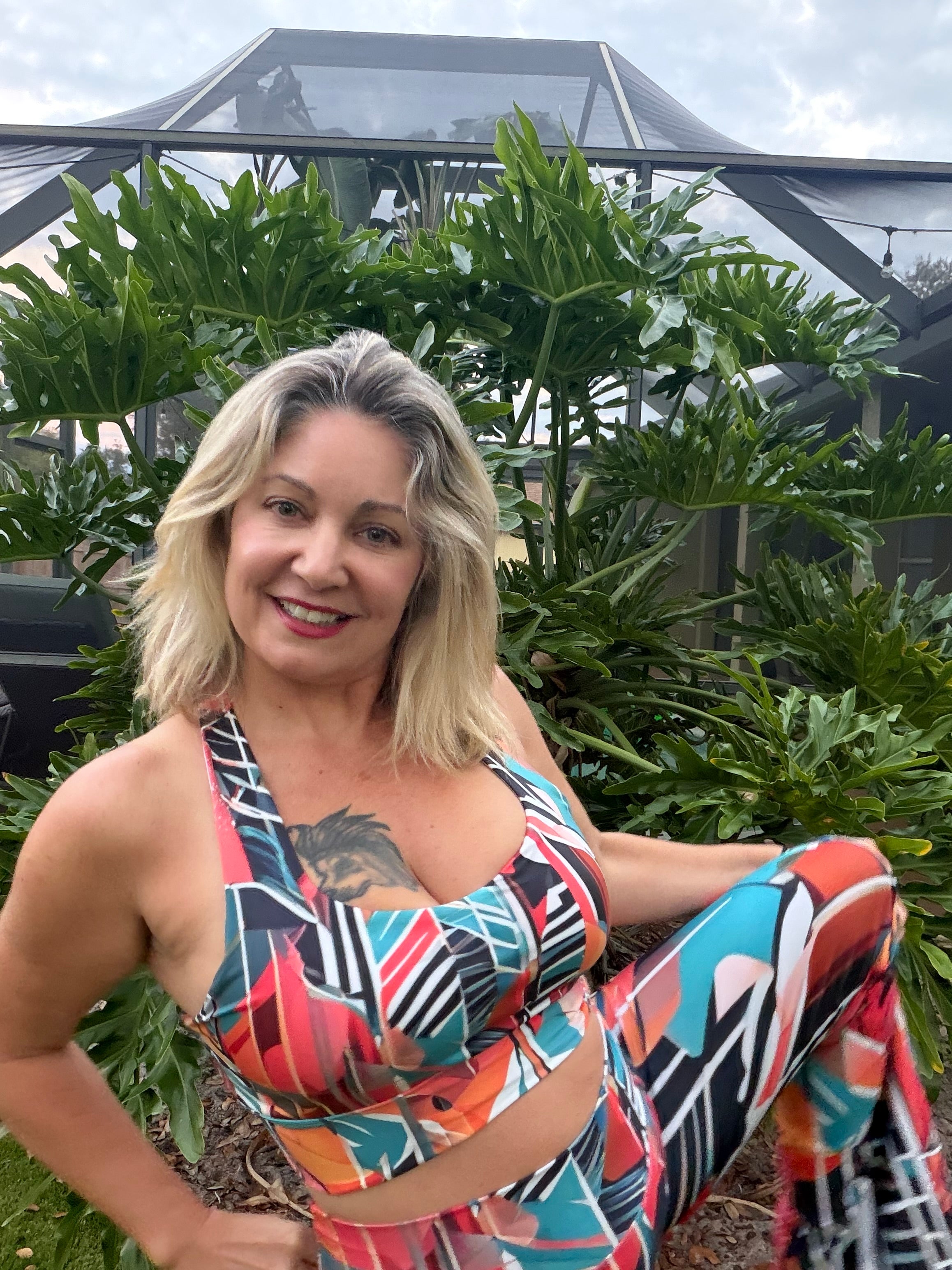 Tribal Bloom Eco Sports Bra – High-Impact & Colorful