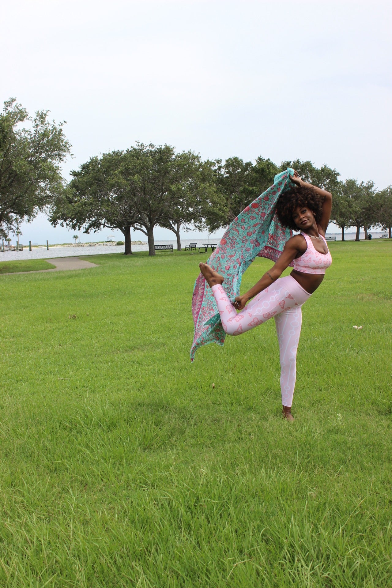 Pink Butterflies Women's Yoga/ Workout Leggings