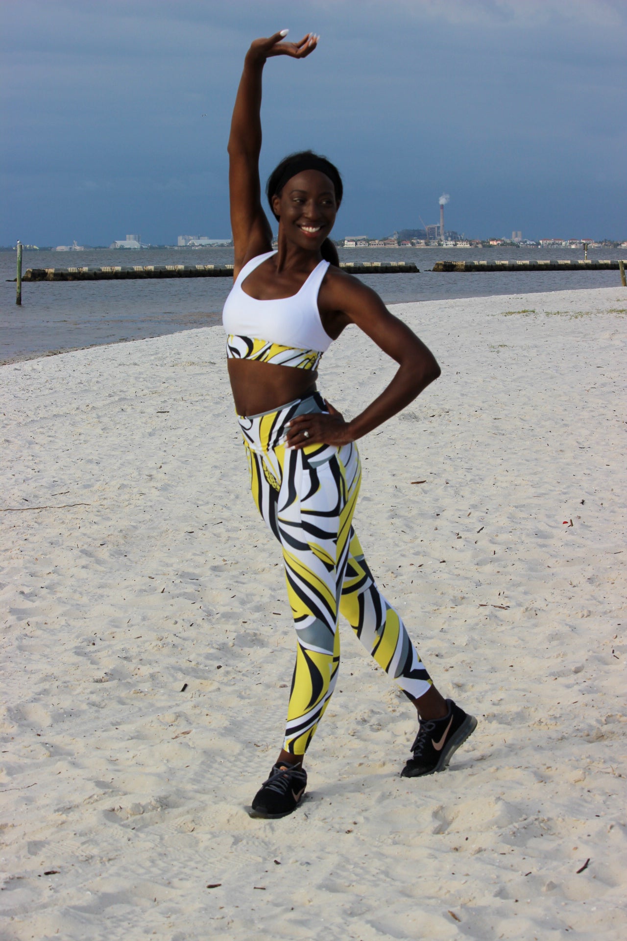 White Jazzy Lemon Drop Geometric Sports Bra