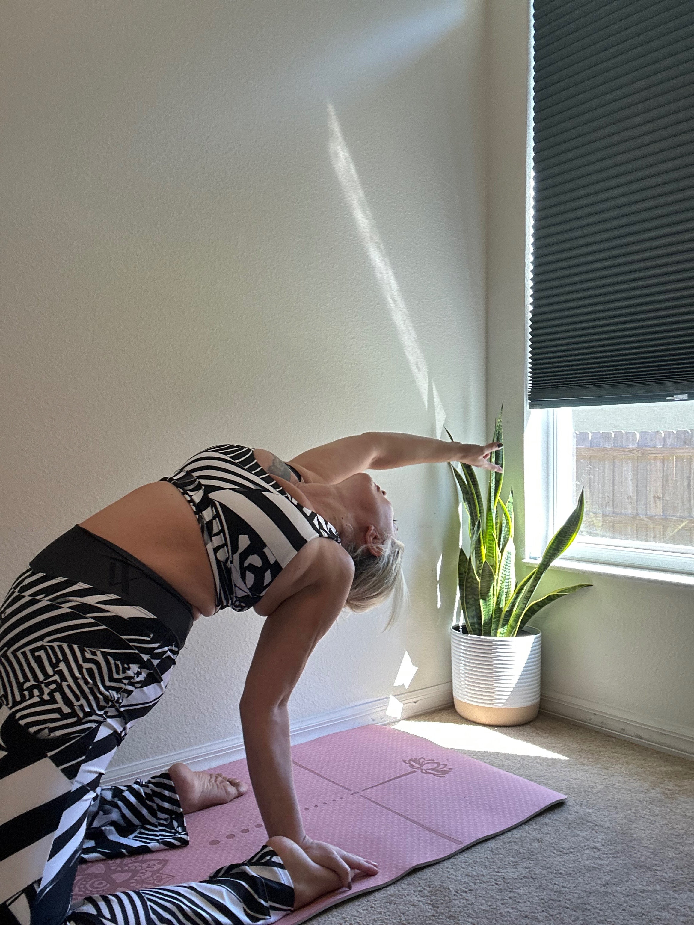 Geometric Flare Yoga Leggings – Eclectic Electric