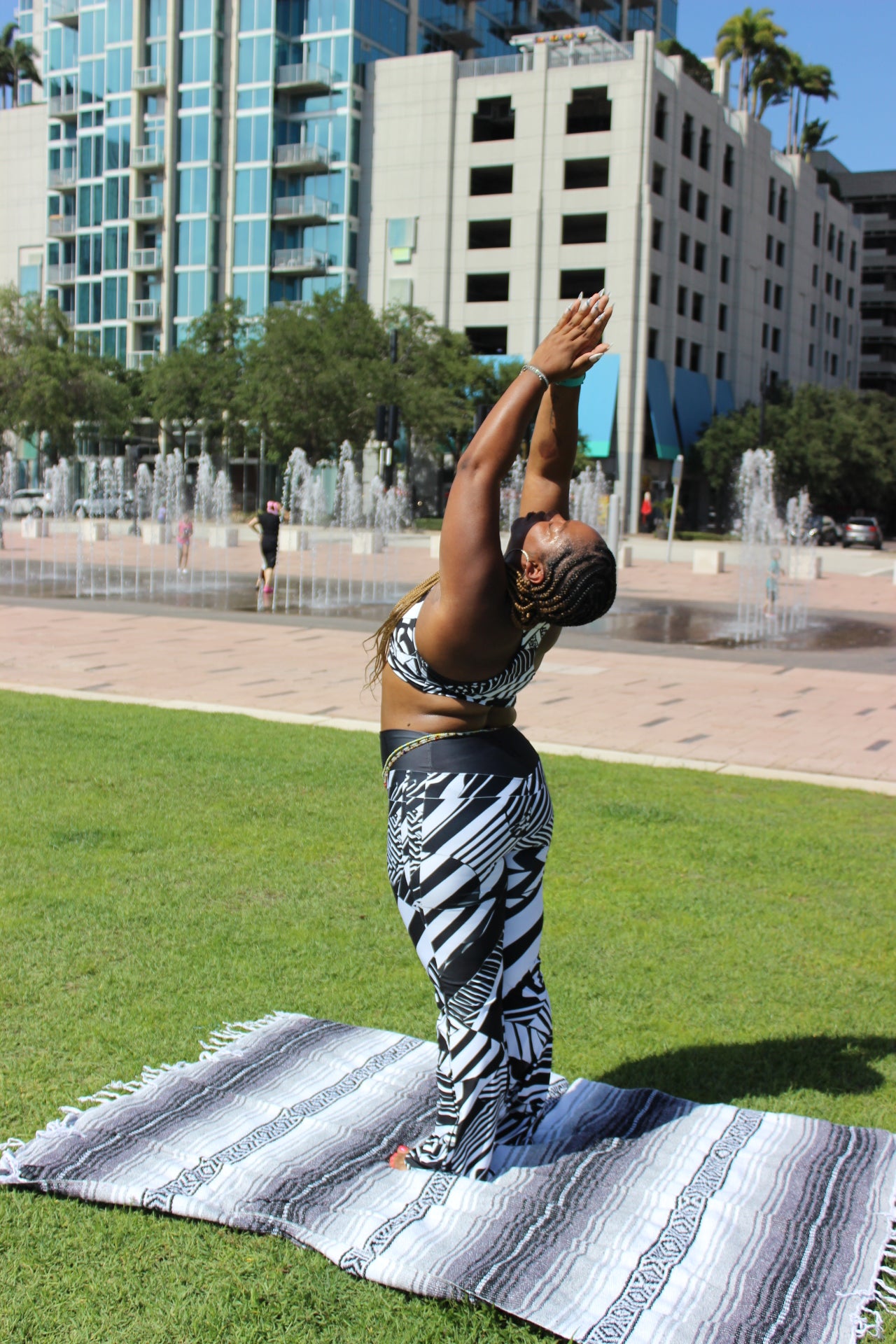 Geometric Flare Yoga Leggings – Eclectic Electric