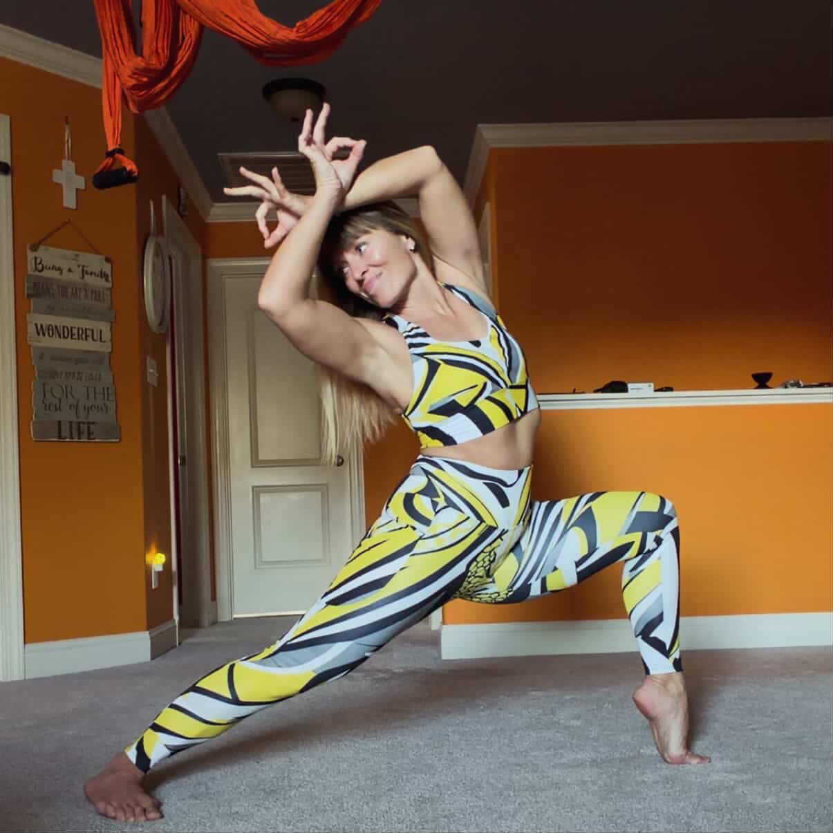 Jazzy Lemon Drop Geometric Women's Fitted Leggings