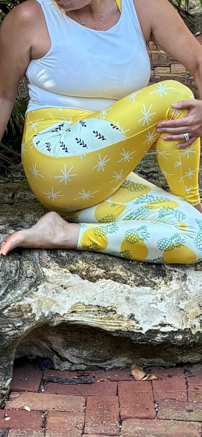 Pineapple Stars Print Crossover High Waisted Leggings with Pockets