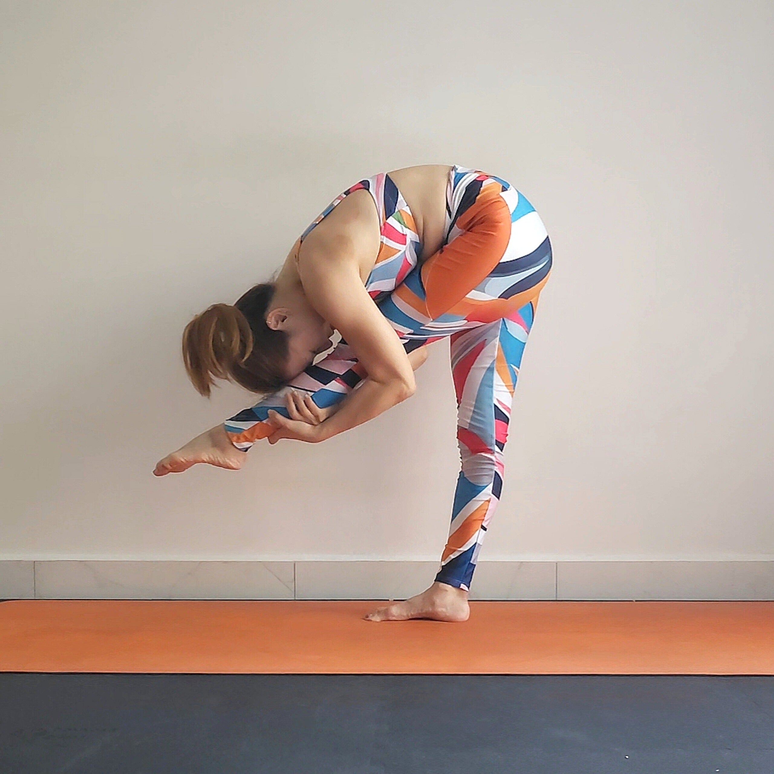 Ocean Ember High Waisted Crossover Leggings with Side Pockets