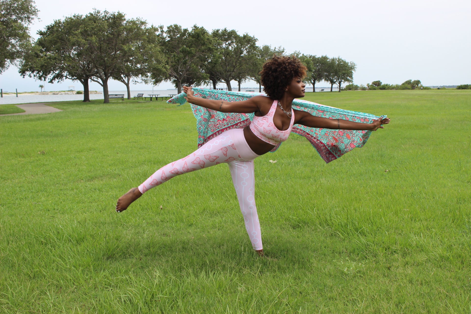 Pink Butterflies Print- Yoga/ Workout Leggings with Side Pockets and Light Compression
