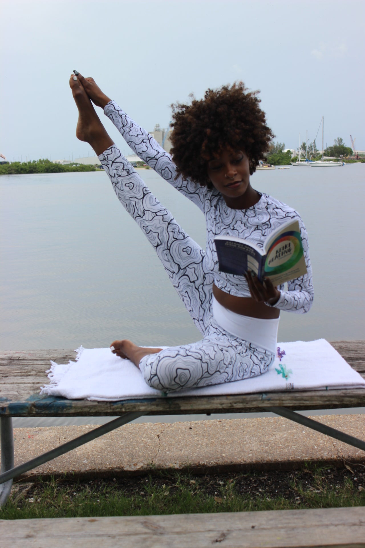Abstract Flower Power High Waisted Eco Friendly Leggings with pockets
