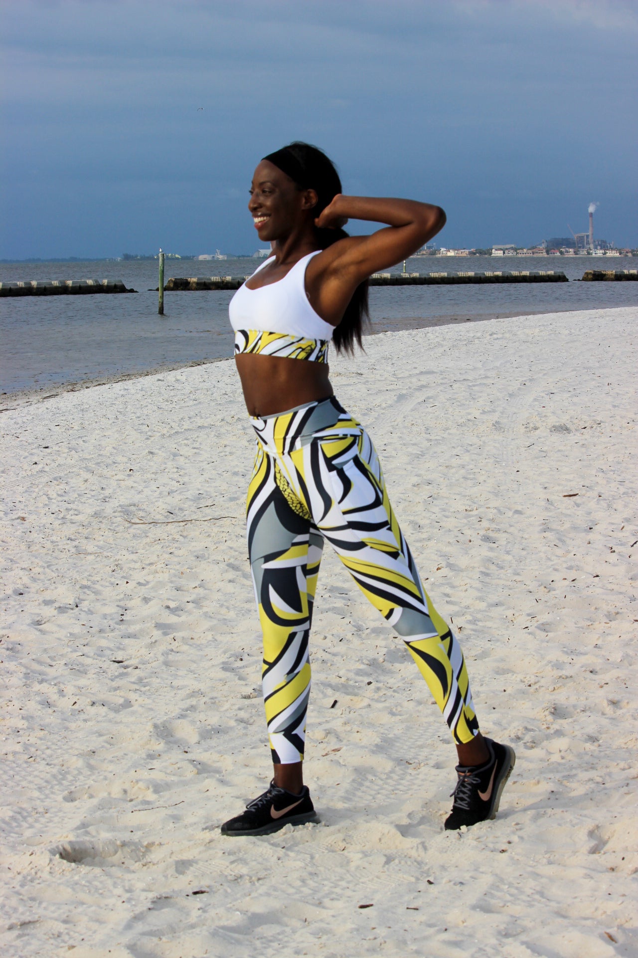 Jazzy Lemon Drop Abstract Print Leggings with Pockets