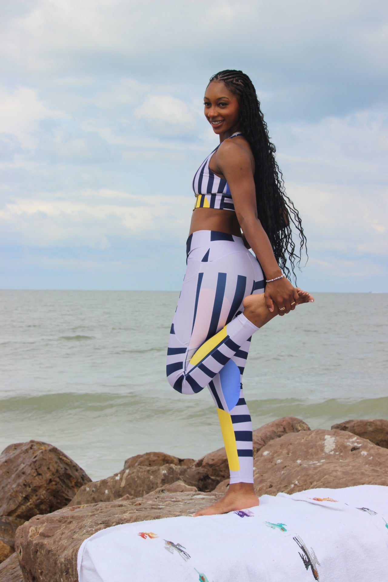 Lavender Lyrics Geometric Print Crossover High Waist Leggings with Pockets